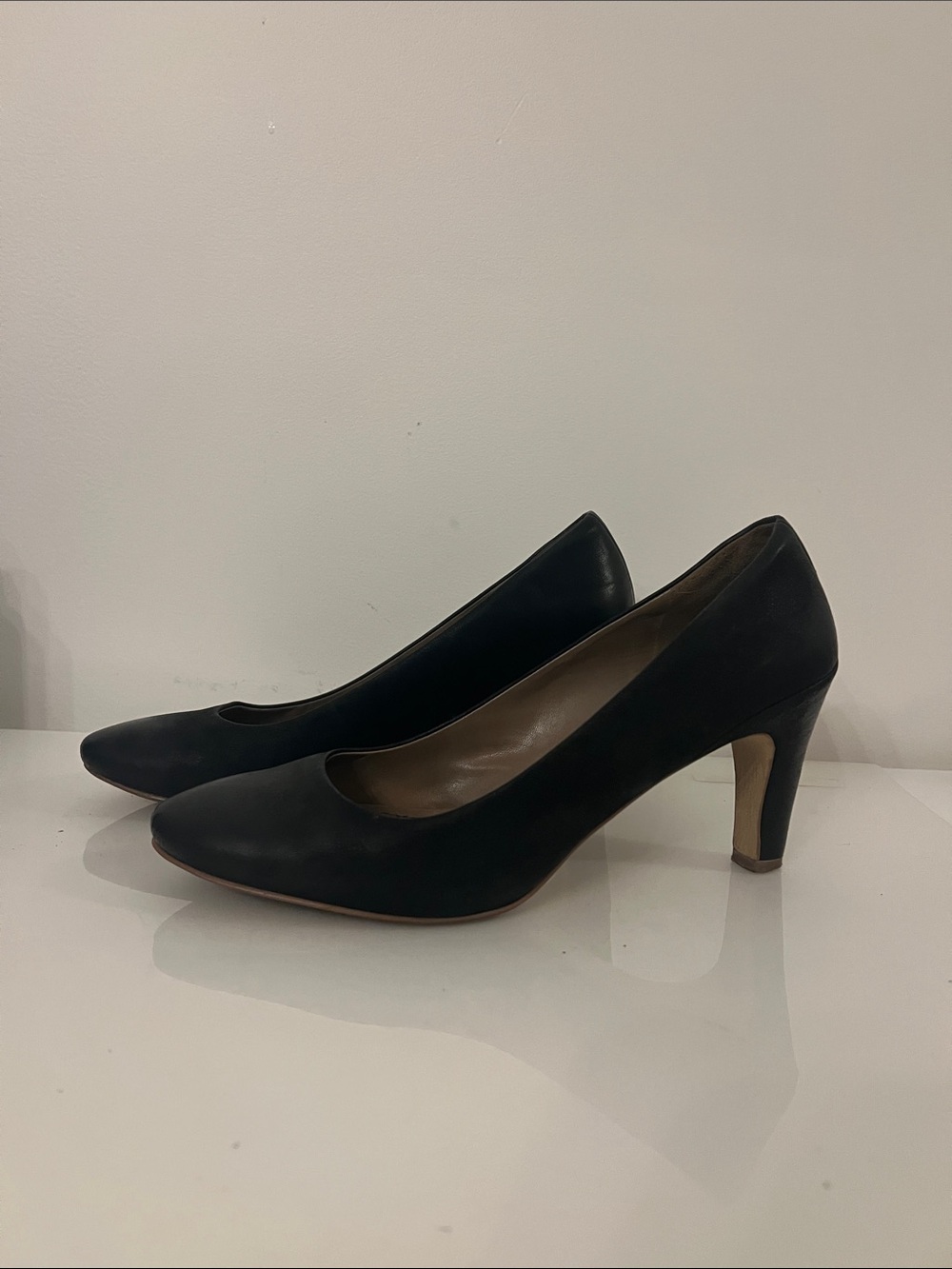 Ecco Women’s Black Leather Heels 41 (10/10.5) Preowned